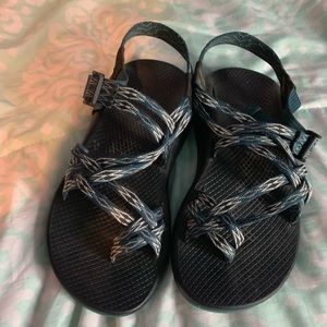 Size: 8 wide chacos
